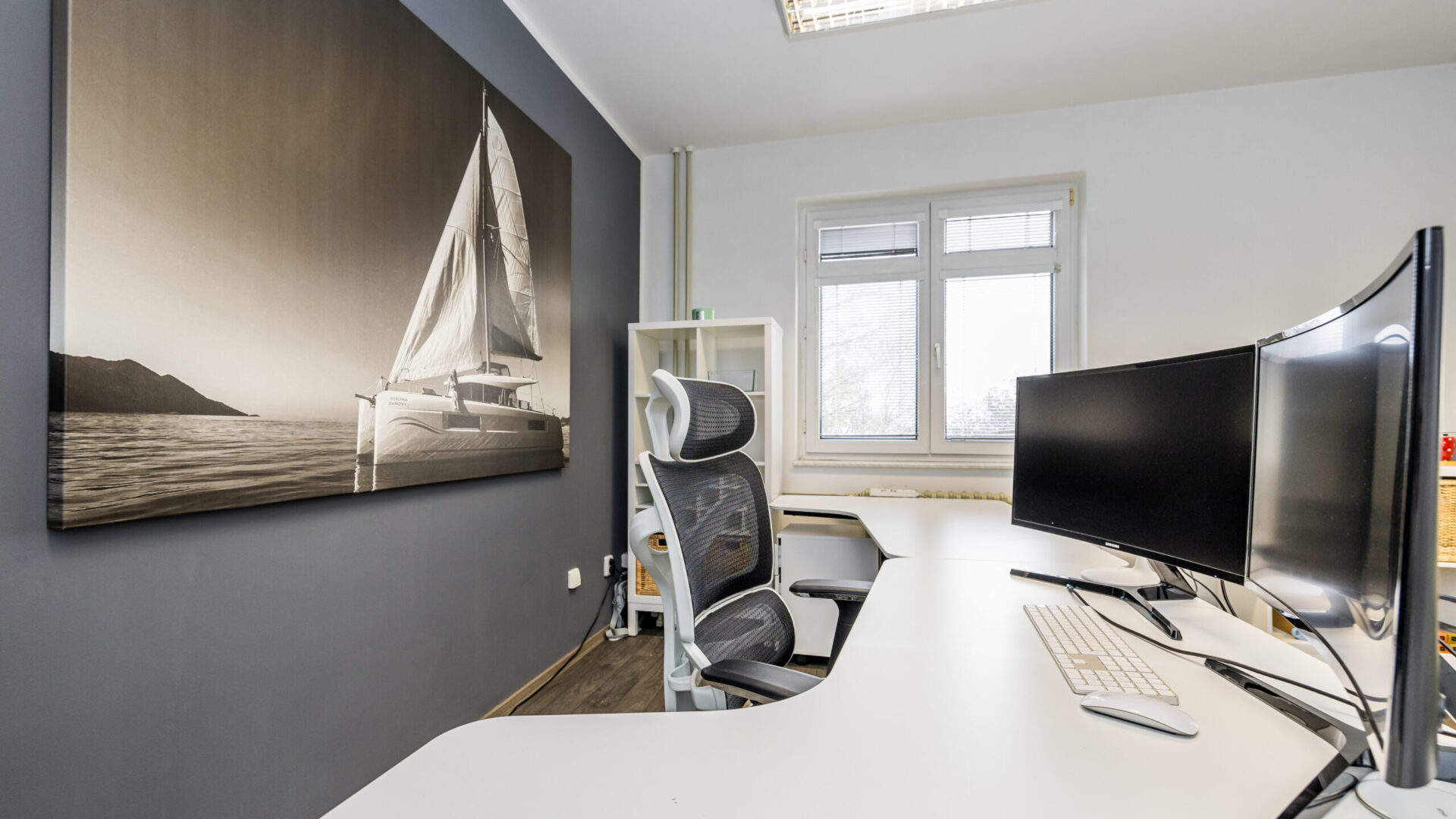 Volná kancelář k pronájmu v 1.mezaninu Workzone Chomutov